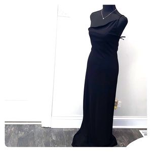 LAUNDRY by Shelli Segal One-Shoulder Gown